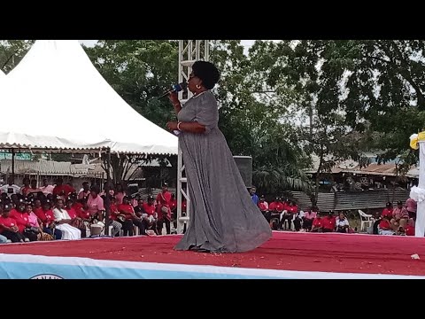 MAMA MAWIGI AWAPA VIDONGE VYAO WAWATA KATIKA BONANZA LA DEKANIA BAADA YA KUPIGIWA SHANGWE 