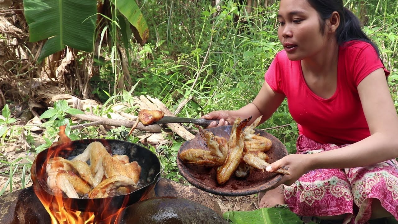 Cooking chicken wings for Lunch food ideas - Survival Skills Cooking and eating food # 77