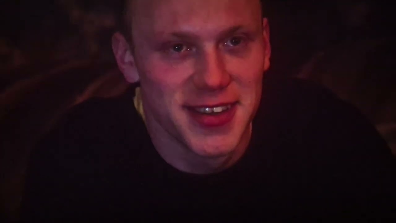 Giant(2026) Brendan, wife & his boys watching Naseen Hamed vs Marco Antonio Barrera fight live in tv