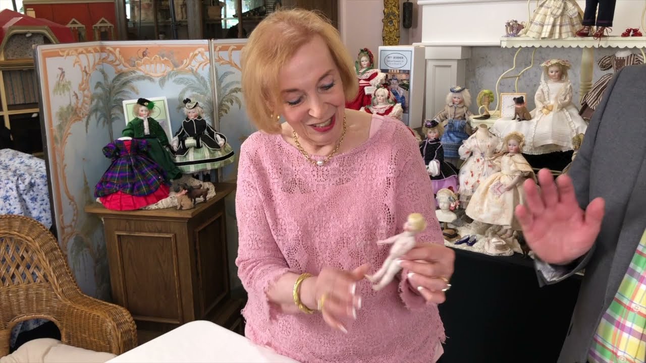 Sheryl Williams "Celine à la Valise", the World Doll Day Travel Doll Kit. Making the Travel Box.