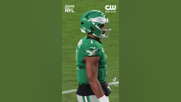 Jalen Hurt's reaction to Saquons hurdle! #eagles #jalenhurts #saquonbarkley #nfl #trending