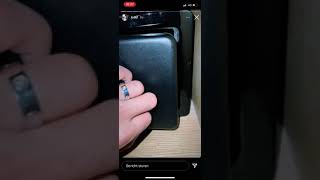 BOEF SHOWT Z’N KLUIS VOL GELD EN HORLOGES!