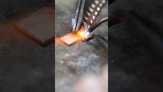 Handmaking this ROSE GOLD 14k lock box. We don’t just pretend jeweler online, we actually make it.