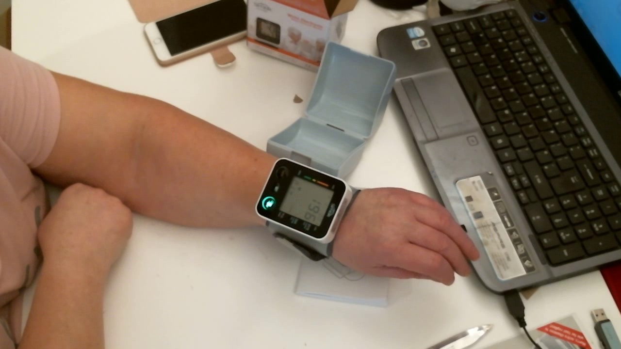 Wrist Blood Pressure Monitor - YouTube