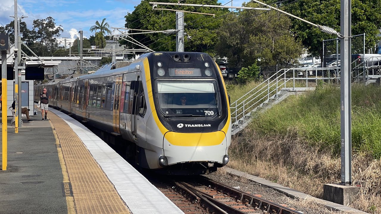 Trains at Brisbane Bowen Hills with Exhibition Services