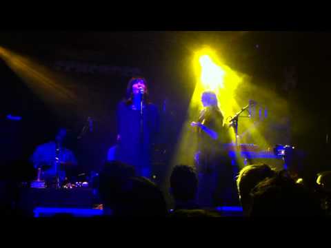 Le Volume Courbe — Le Volume Courbe 'Born To Lie' - Live @ Le Point Ephémère (22-03-2012)