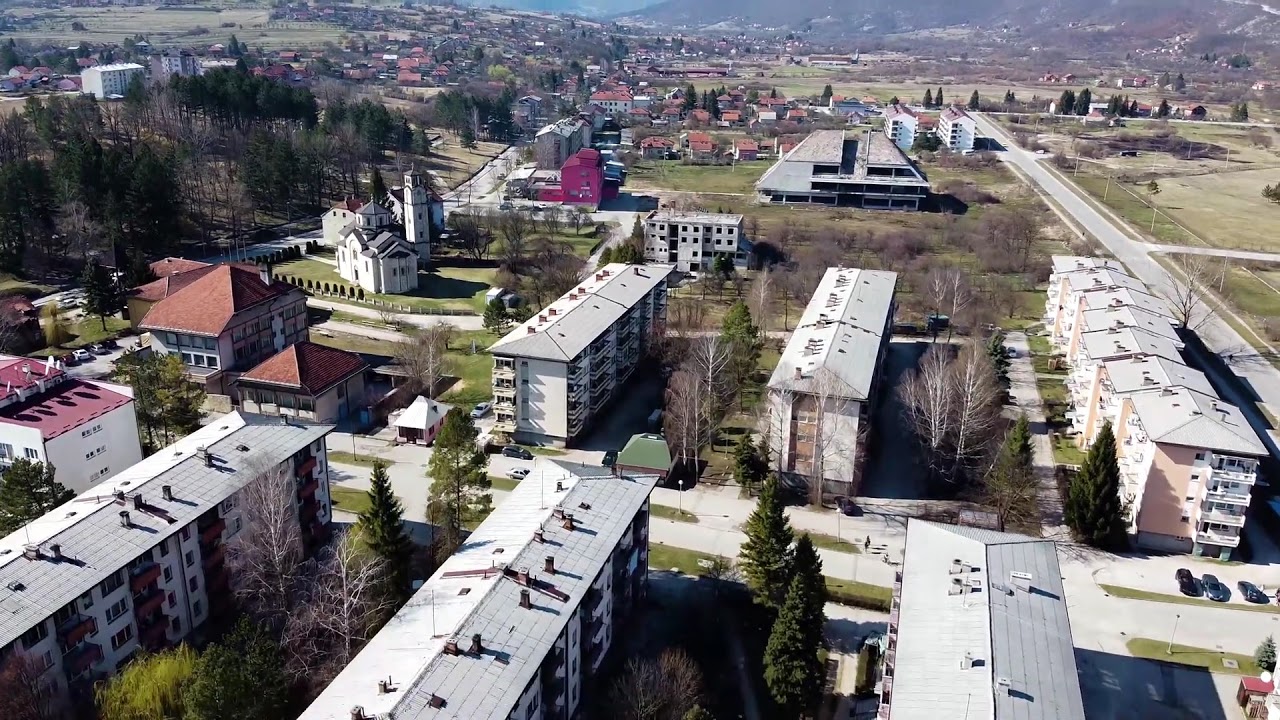 Drvar iznad novogradnje