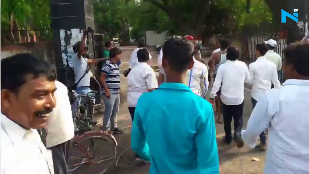 english news today live Muzaffarpur Motor Vehicle Inspector caught travelling without seat belt, public asks for challan