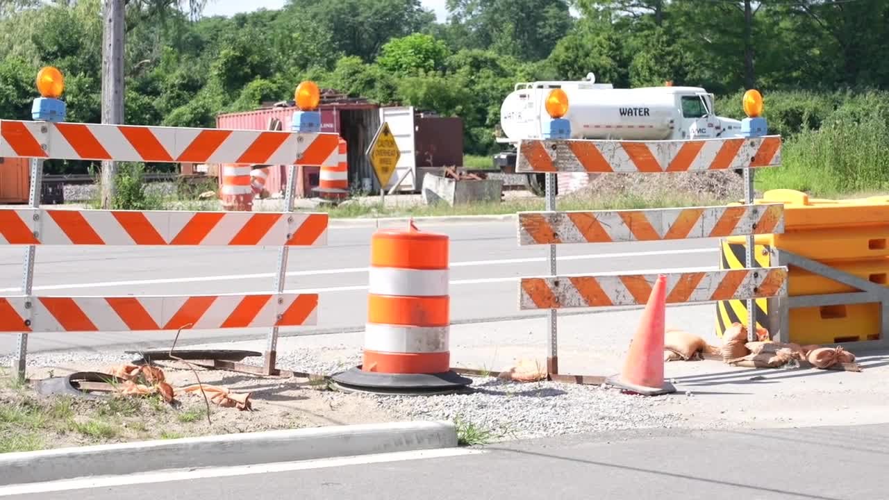 Michigan road construction jobs at risk as funding cliff approaches