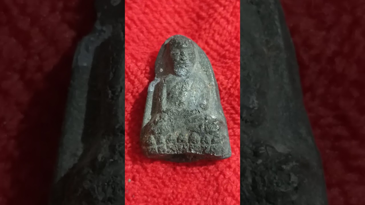 แบ่งกันเก็บ.พระหลวงปู่ทวดวัดปราสาทปี06พิมพ์ใหญ่ต้อผสมผงบางขุนพรหมและว่าน97พิธีใหญ่น่าเก็บน่าใช้ครับ