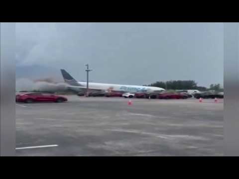 Witness describes reaction of pilot who escaped cargo plane crash at MIA