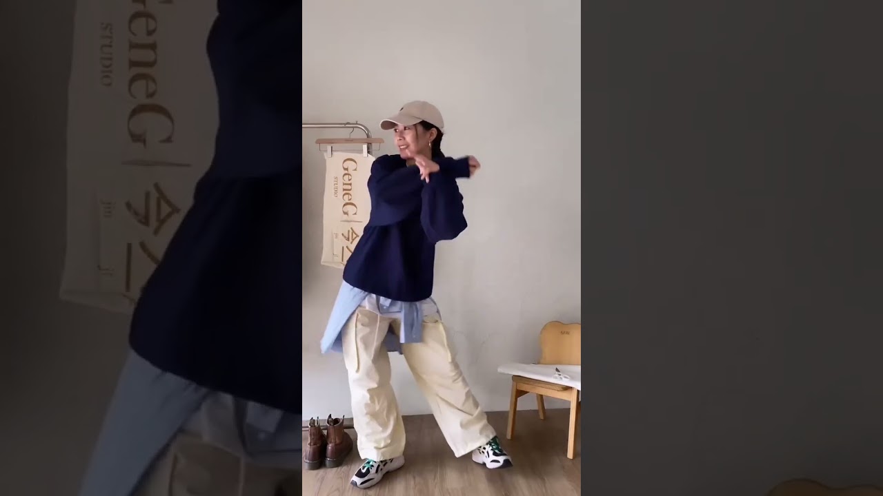 「藍色襯衫一週穿搭 」最近一直被呱呱舞洗腦，在定裝藍色襯衫的時候就不小心跳起來，硬要發一下。  #