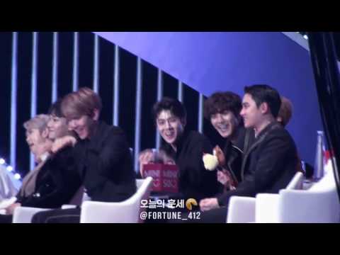 170114 EXO GOLDEN DISK AWARDS, 경수 행동 따라하면서 놀리는 멤버들 (근엄큐티경수 놀리는게 제일 재밌어ㅋㅋ)