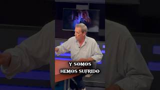 Carlos garin en barre el piso a uN Demócrata