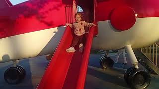 Ni̇lay Parkta Arkadaş Buldu Bereber Oyun Oynadi̇lar