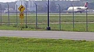 Delta Cl-600-2B19 Landing
