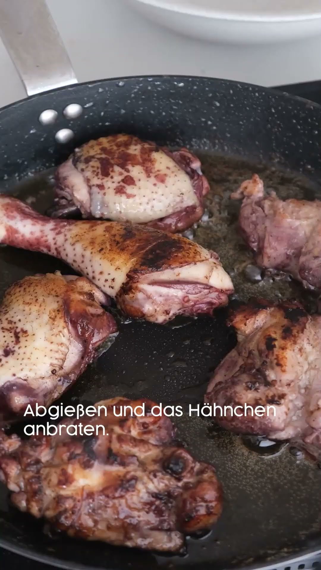 Coq au Vin - Klassisches Hähnchen in Rotweinsauce - YouTube