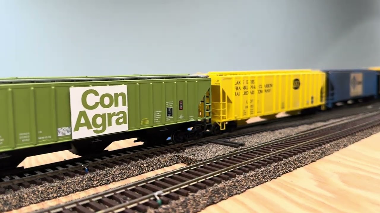 Conrail trains to staging