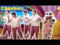 Chan Eil A' Bhò Airson Dannsadh?! 🐮🐄💃🪩 | CBeebies ALBA | BBC ALBA