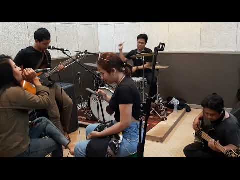 the reason cover "duo lady rocker in banjarmasin