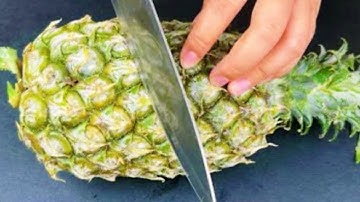 Không cần khoét mắc hay gọt vỏ. Không ngờ gọt dứa đơn giản đến như vậy.