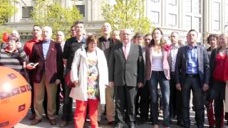 01/05/13 - 1 mei optocht Gent - SPA zingt de Internationale