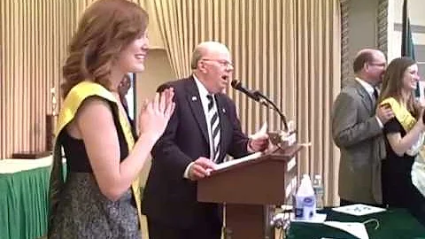Bobbie Ryan sings "Irish Eyes"
