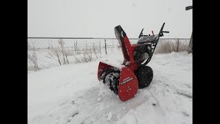 Review of a Honda HS928 Snowblower with Tires