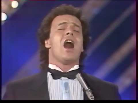 Михаил муромов альбом странная женщина 1994. Михаил муромов квн. Ютуб караоке странная женщина михаил муромов. Михаил муромов 1994 - странная женщина. Муромов песни слушать странная женщина.