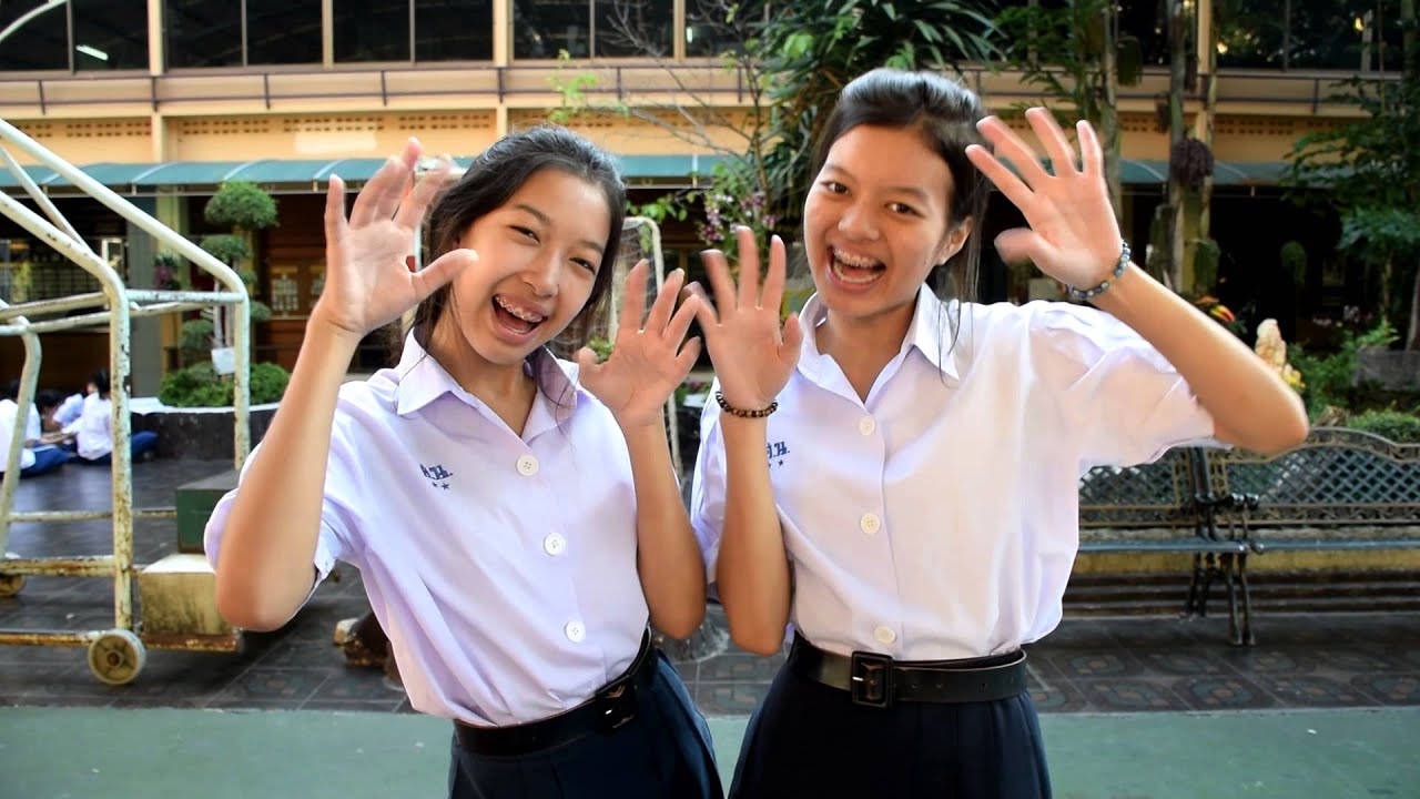 Interview Suksanari exhibition 2016