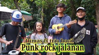 Punk rock jalanan pengamen trio bocil ft Dimas pengamen blok m- suaranya paten