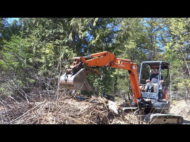 Hitachi ZX27U-3 Mini Excavator H63401 - YouTube