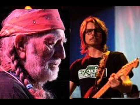 Willie Nelson ~Can I Sleep in Your Arms~~with Lukas Nelson.wmv video phone beyonce mp3