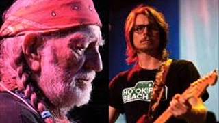 Miniatura del video "Willie Nelson ~Can I Sleep in Your Arms~~with Lukas Nelson.wmv"