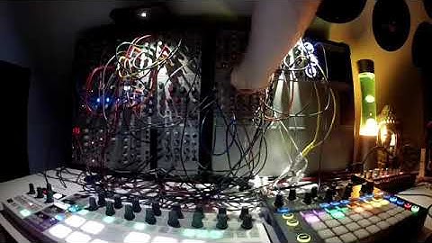 2hp Freez & Tip Top One glitch Jam!