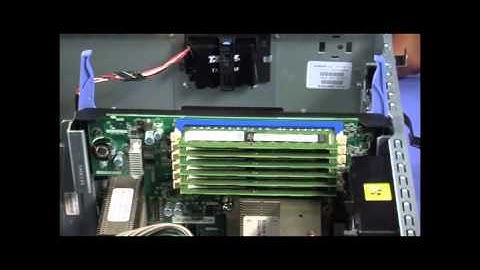 IBM System x 3300 M4 Installing the Microprocessor Board