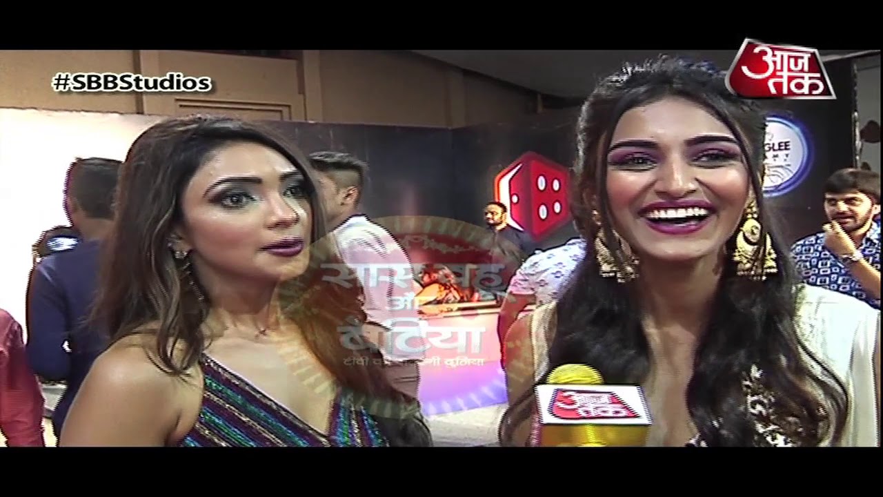 Erica Fernandes aka Prerna & Pooja Banerjee aka Nivedita's OFFSCREEN BANTER!