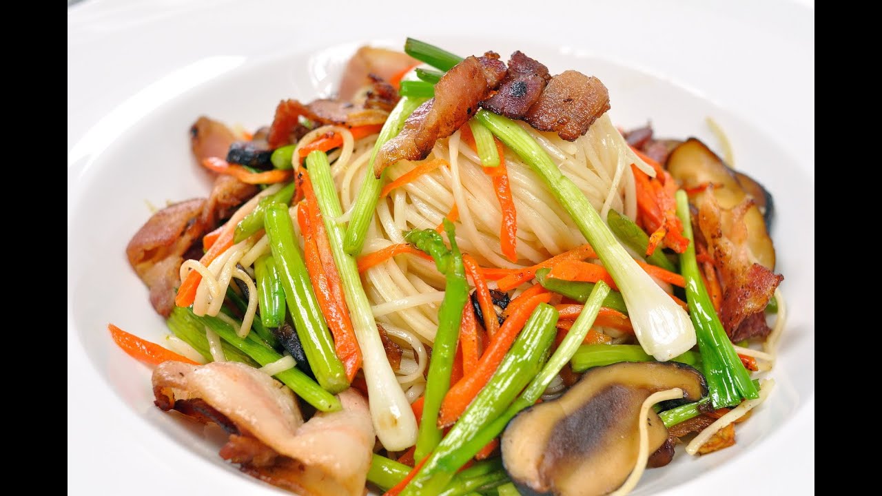 ผัดหมี่ซั่วเบคอน