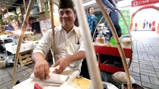 🇮🇩 TRADITIONAL JAKARTA STREET FOOD in Pasar Baru: Kerak Telor Khas Betawi 4K