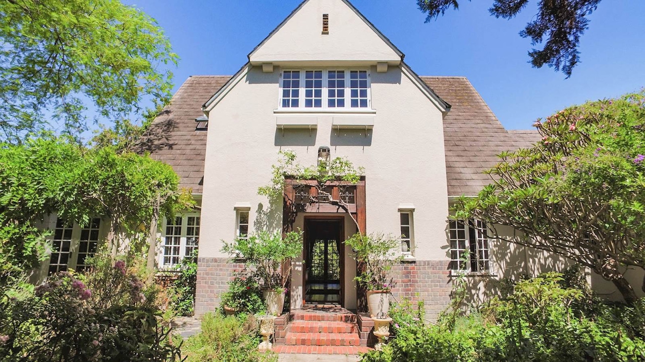 5 Bedroom House for sale in Western Cape Cape Town Southern Suburbs