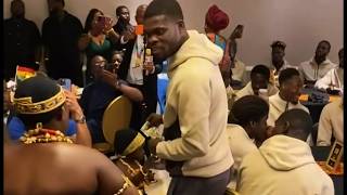 THOMAS PARTEY  SPRAYS MONEY ON A LITTLE GHANAIAN GIRL DISPLAYING HER DANCE MOVES
