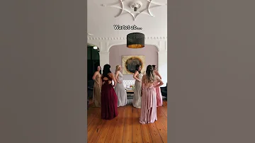 Welcher Brautstrauß passt zu welchem Kleid?