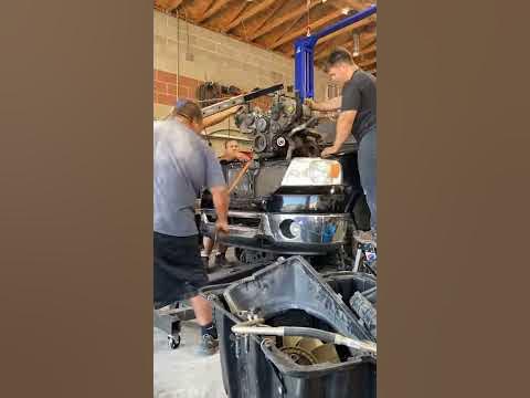 Triton 5.4 3v engine pull - YouTube
