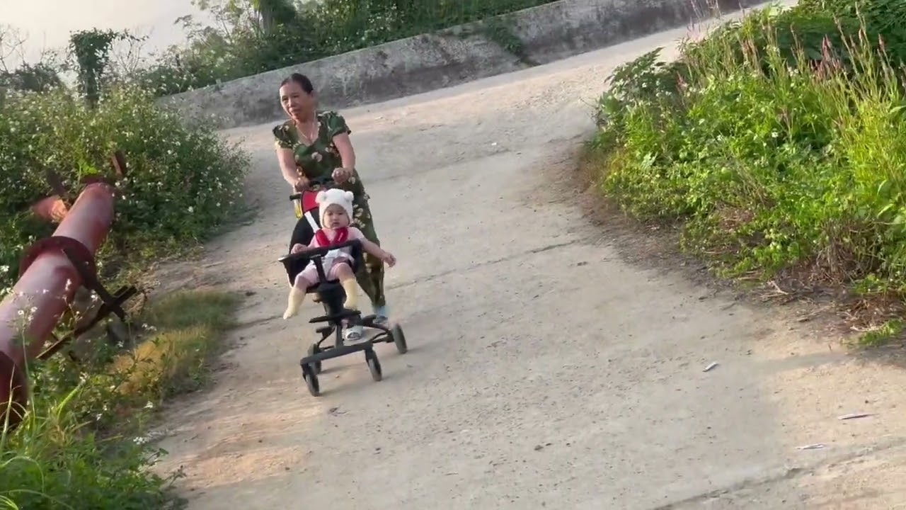 Sáng mùng 6 Hiền sửa soạn cả nhà đi vô lại Sài Gòn 