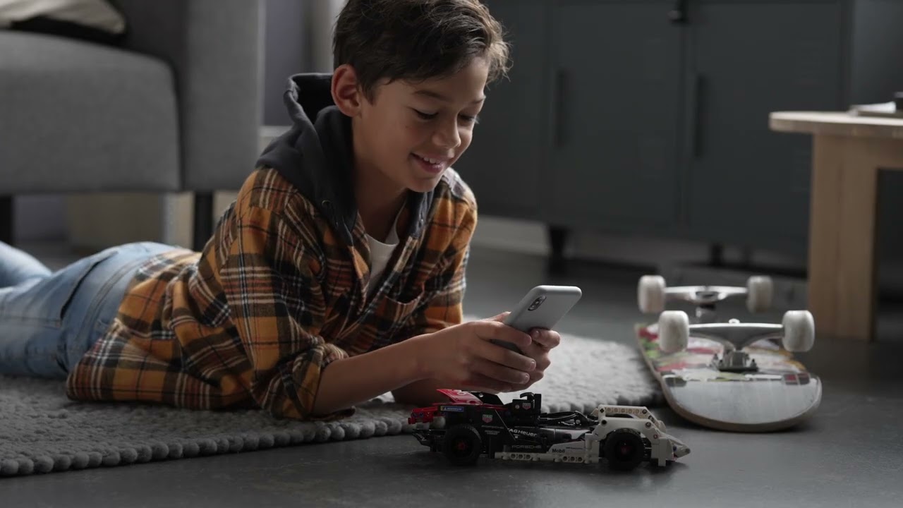 LEGO® Technic Formula E® Porsche 99X Electric 42137 - 9 Yaş ve