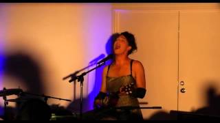 Amanda Palmer's Mash Up for Miley and Sinead - Nothing Compares/Wrecking Ball chords