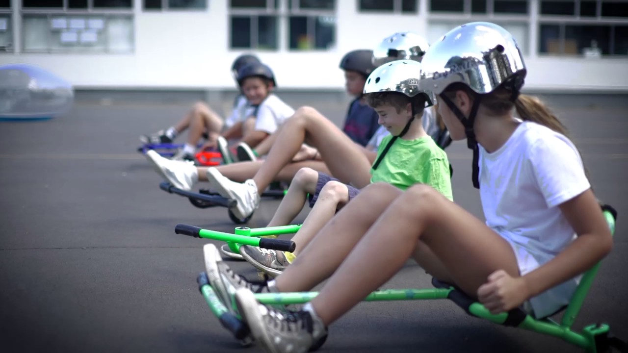 EZ ROLLER SCOOTER - THE TOY STORE