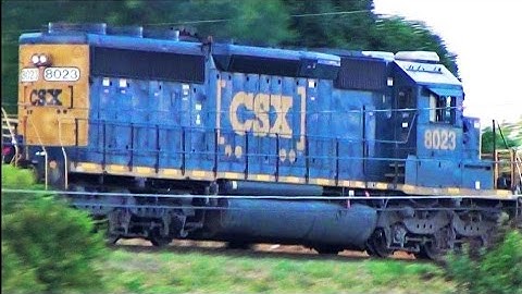 Ex Seaboard System SD40-2 Leads Huge Stack Train