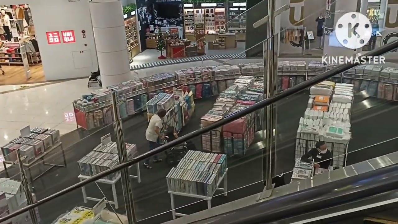 Sekitaran Rs. Timberland dan suasana di Aeon Mall Kuching
