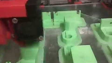 Hypercube Evolution printing Hypercube Evolution parts!